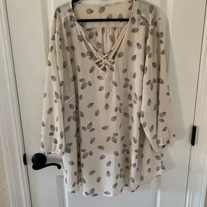 Maurices Size 3 - Ivory & Black Work Top